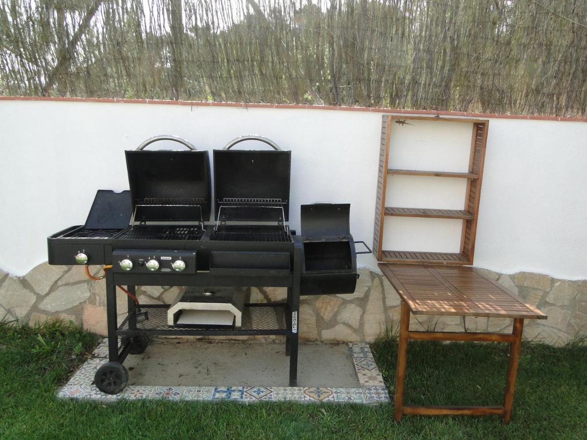 Detached Villa For 6 People In Lloret De Mar With Comunal Outdoor Swimming Pool Puigventos Luaran gambar
