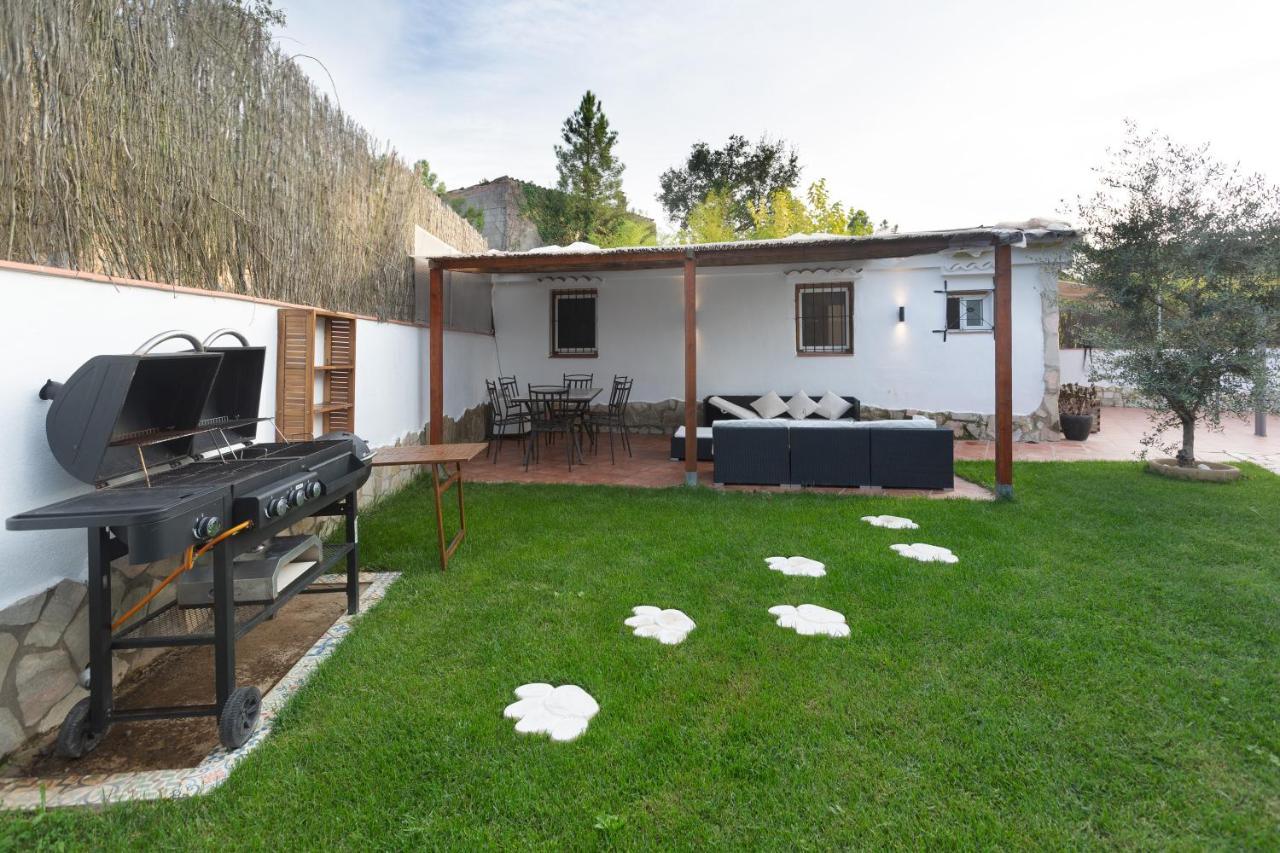 Detached Villa For 6 People In Lloret De Mar With Comunal Outdoor Swimming Pool Puigventos Luaran gambar