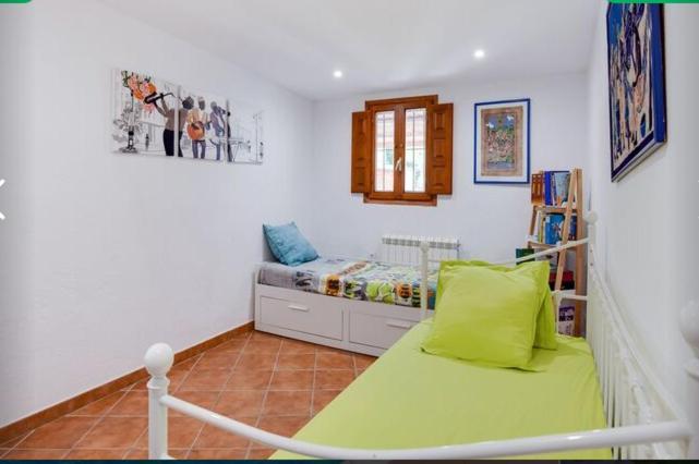 Detached Villa For 6 People In Lloret De Mar With Comunal Outdoor Swimming Pool Puigventos Luaran gambar